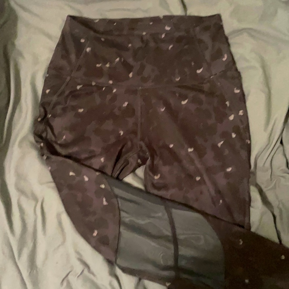 Athletic leggings